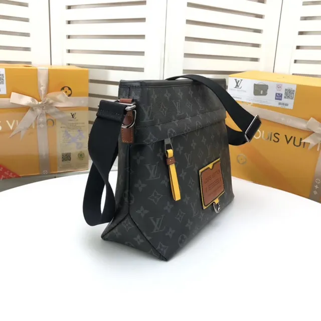 Louis Vuitton Noir Brun Monogramme Toile Enduite Cuir Placa Acento Sac à Bandoulière 17