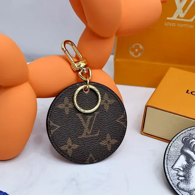 حقيبة كتف Louis Vuitton سوداء ذهبية دائرية منحوتة لوحة بروفايل كلاسيكي ونموذج 6