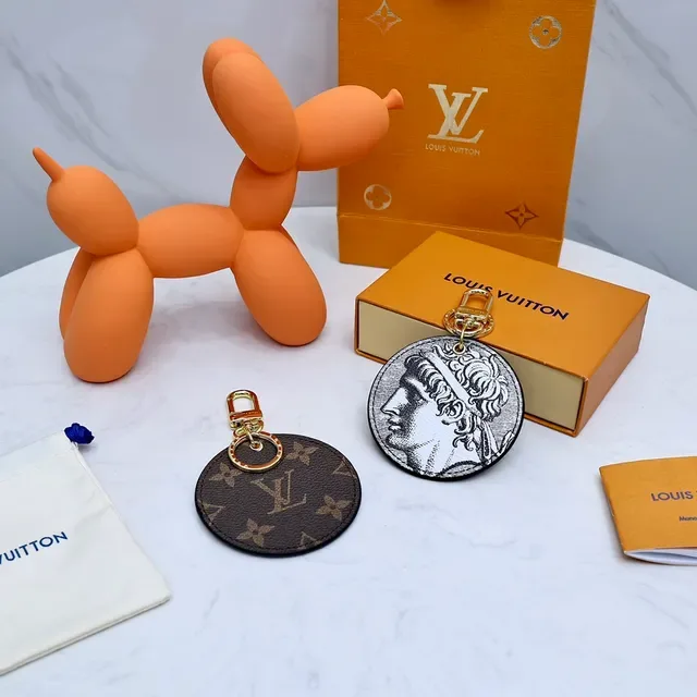 حقيبة كتف Louis Vuitton سوداء ذهبية دائرية منحوتة لوحة بروفايل كلاسيكي ونموذج 7