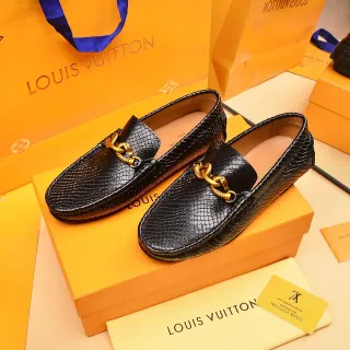 Louis Vuitton কালো সোনার সাপের ত্বকের তৈরি চামড়ার টুইস্টেড চেইন হার্ডওয়্যার লোফার