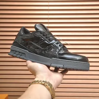 Louis Vuitton Zapatillas Lifestyle Negro Gris Cuero Patentado Monograma Parte Superior Suela Chunky Capas