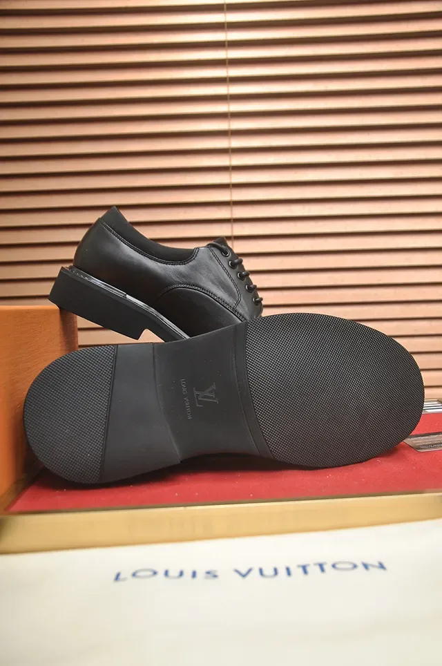 Louis Vuitton Black Leather Cap Toe Oxford Shoes 3