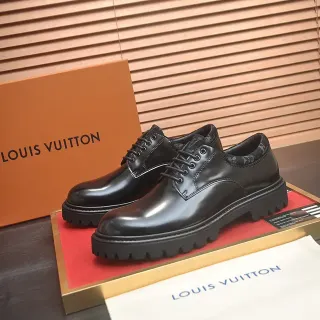 Louis Vuitton काला पॉलिश्ड लेदर ऑक्सफोर्ड जूते