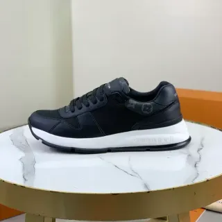 Louis Vuitton Negros y Blancos Cuero y Malla Superior Suela Escultada Lifestyle Sneakers