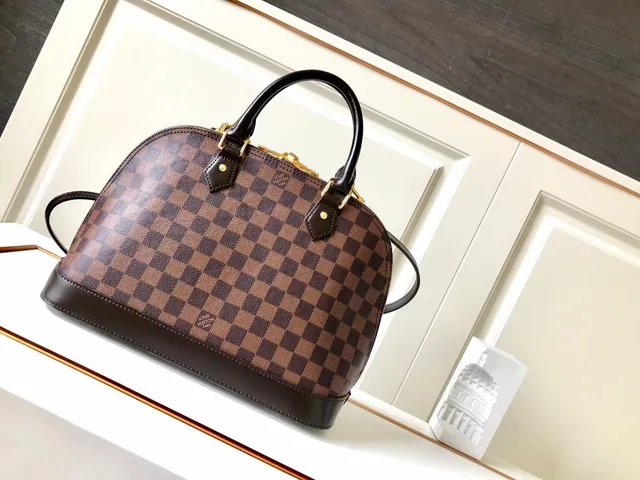 Louis Vuitton marron noir damier toile coupole supérieure silhouette sac boston 3