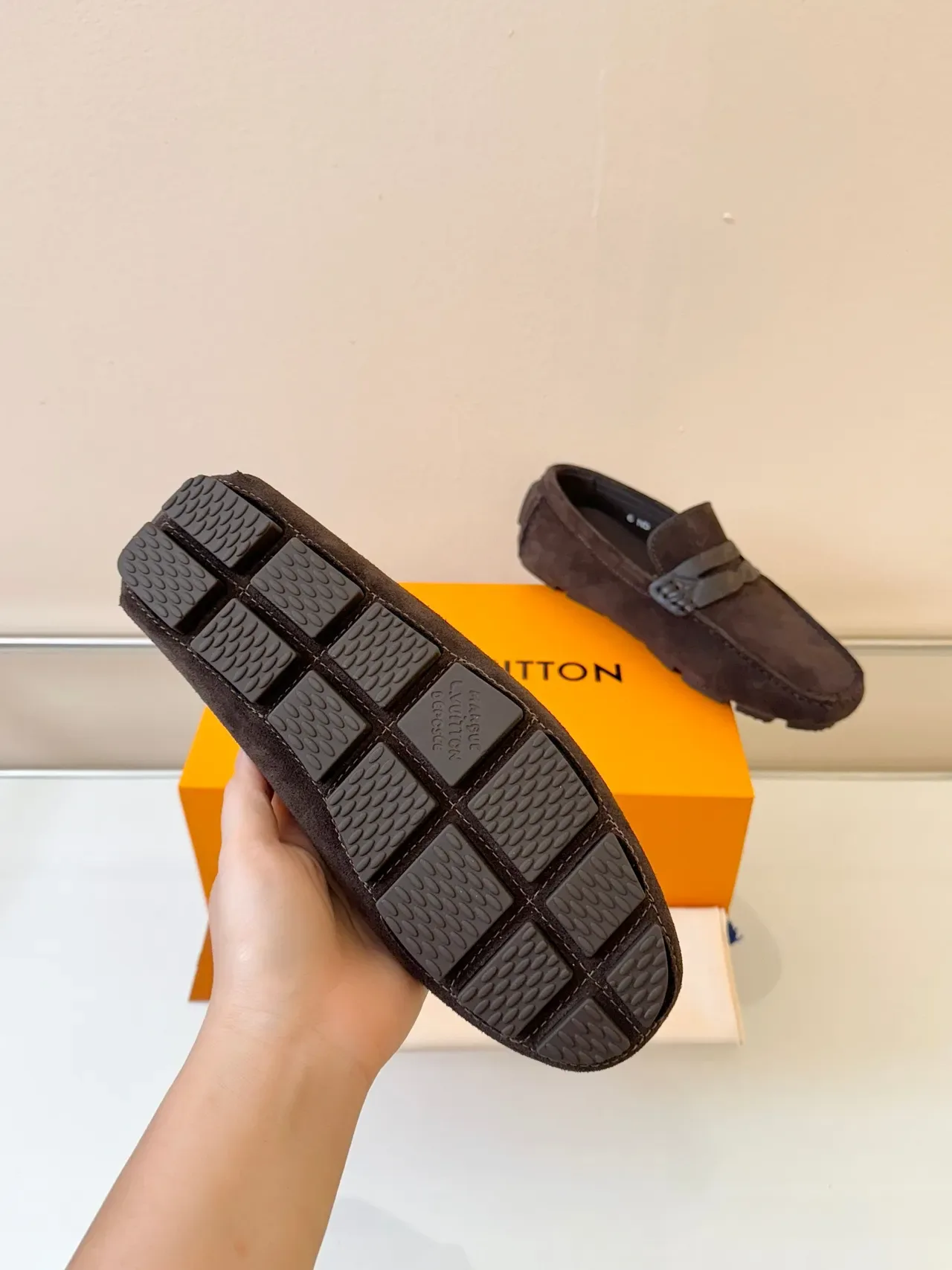 Louis Vuitton Loafer camurça marrom e preto com alça de couro em forma de H 5