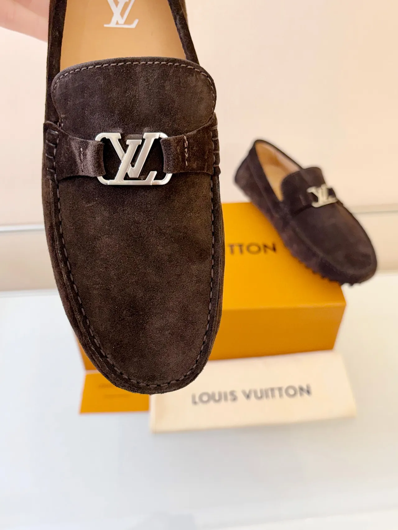 Louis Vuitton Loafer Camurça Marrom Preto Superior Fivela Metal LV 3