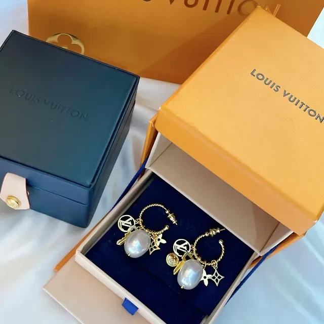 Louis Vuitton Charm Hoop Gold White Earrings 8