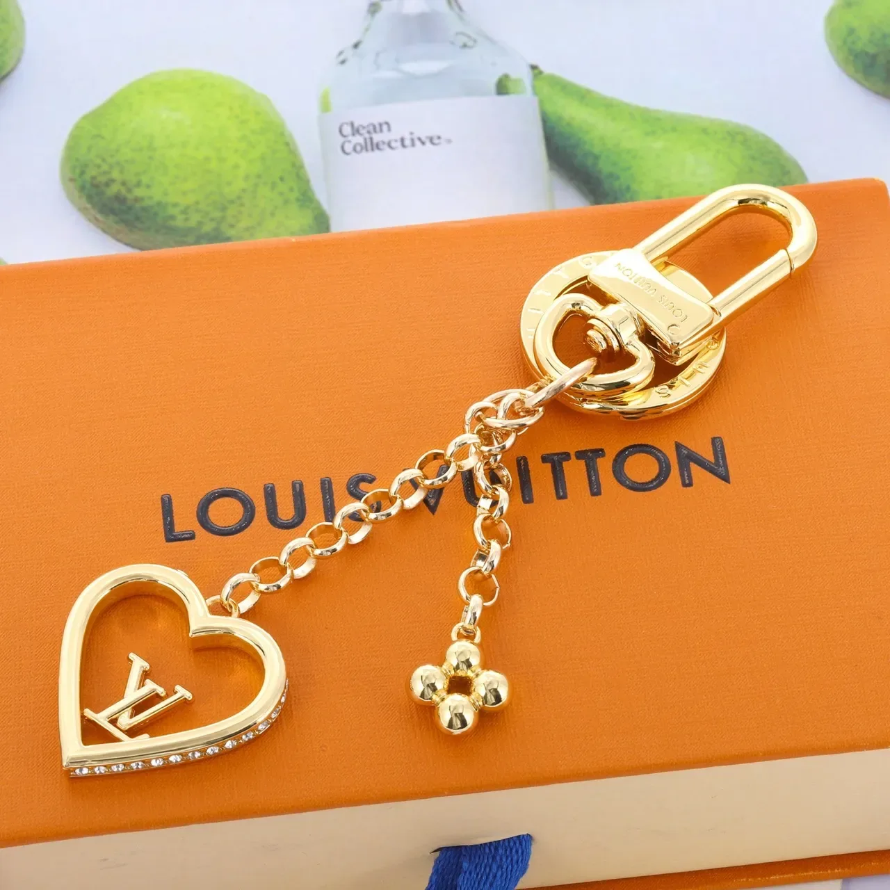 Louis Vuitton CoEUR Gold Blue Metal Heart-Shaped Pendant Bracelet 6