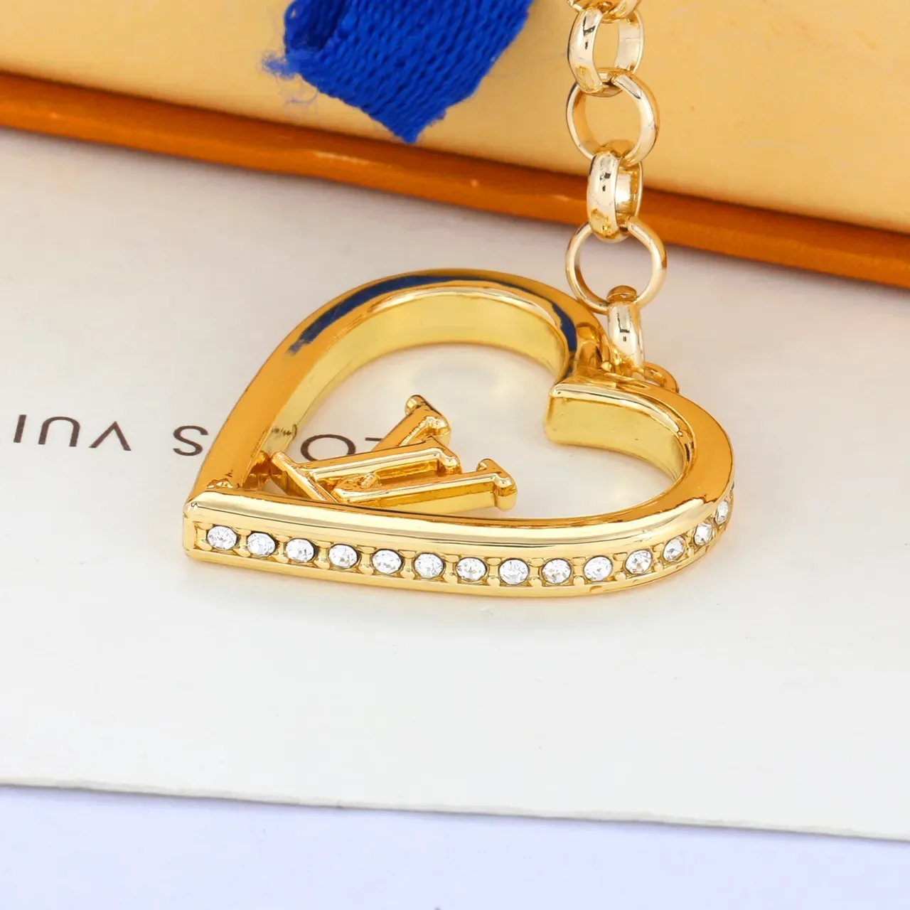 Louis Vuitton CoEUR Gold Blue Metal Heart-Shaped Pendant Bracelet 8