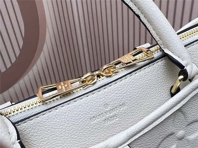 Sac Boston cuir Louis Vuitton Dauphine noir monogramme embossé 5