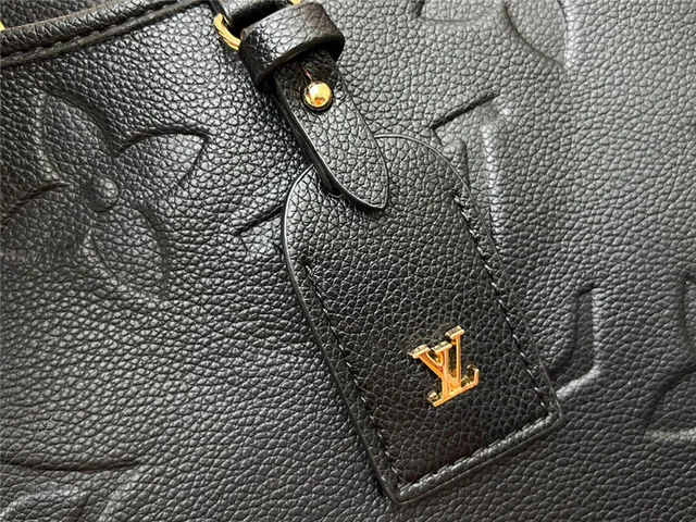Sac Boston cuir Louis Vuitton Dauphine noir monogramme embossé 24