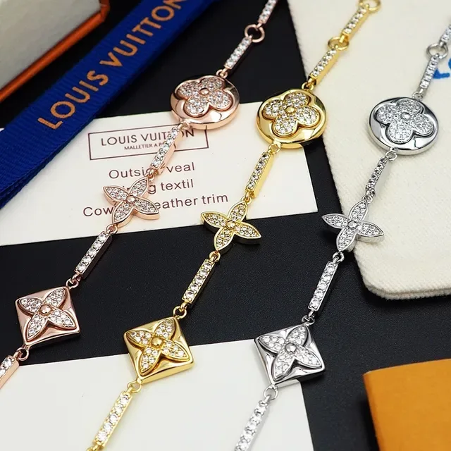 Louis Vuitton Pulseira Floral Quatrofolhas Pavê Cristal Ouro Rosa 3
