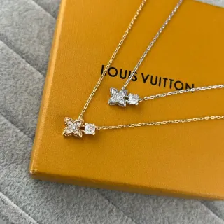 Colar Louis Vuitton Motivo de Flor Ouro e Prata Duplo Pendente Pavé-Set