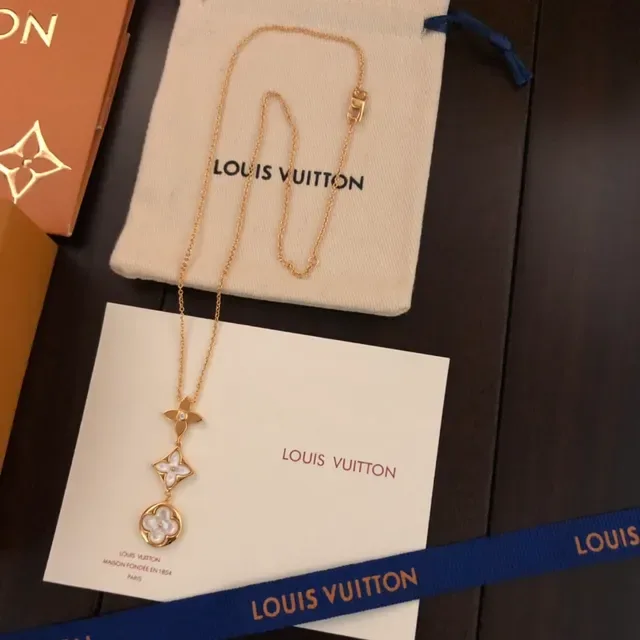 Louis Vuitton 花朵图案 金色 珍珠母贝 项链 2