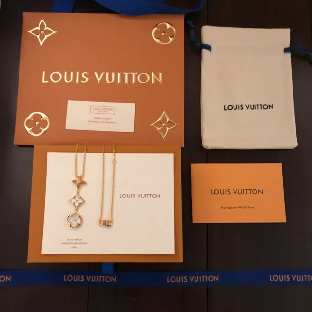 Louis Vuitton 花朵图案 金色 珍珠母贝 项链 3