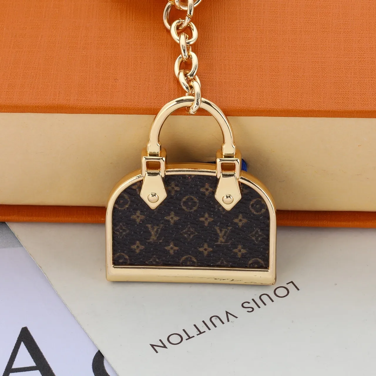 Louis Vuitton 金棕金属印花皮革手提袋 5