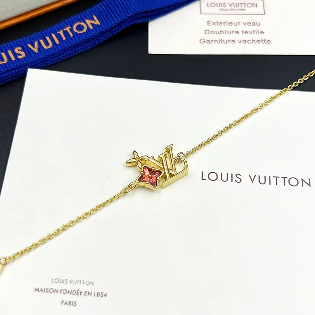 Louis Vuitton সোনার চেইন Interlocking LV মনোগ্রাম পেন্ডেন্ট নেকলেস 7