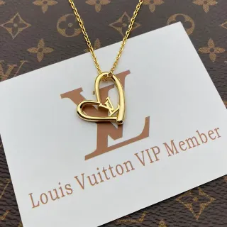 Colar LV Monogram Coração Louis Vuitton dourado