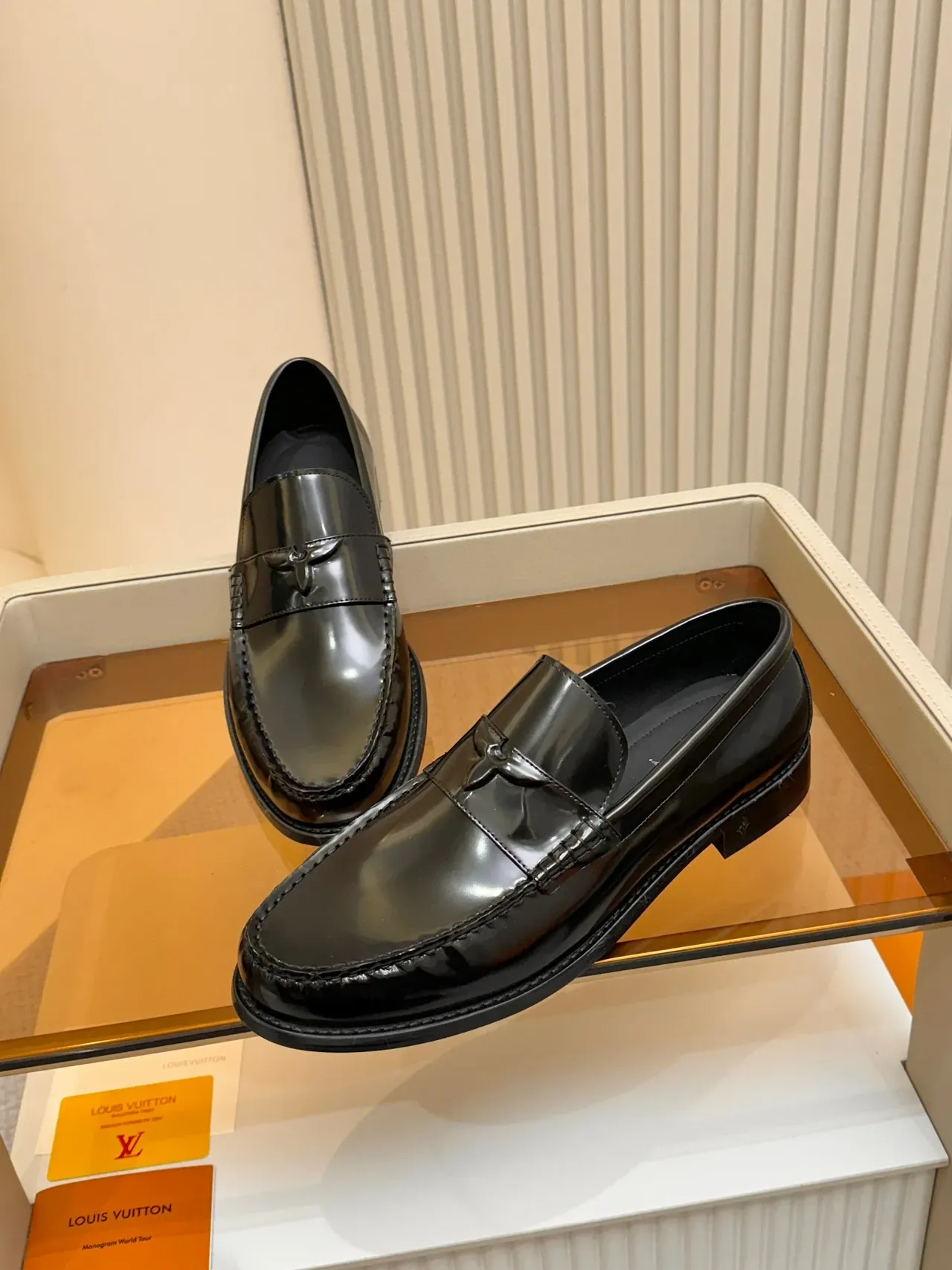 Louis Vuitton Horsebit Loafer Couro Patentado Preto 4