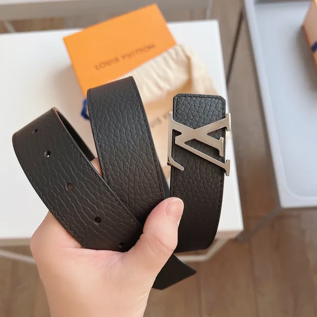 Louis Vuitton Interlocking LV Buckle حزام جلد أسود pebble 2