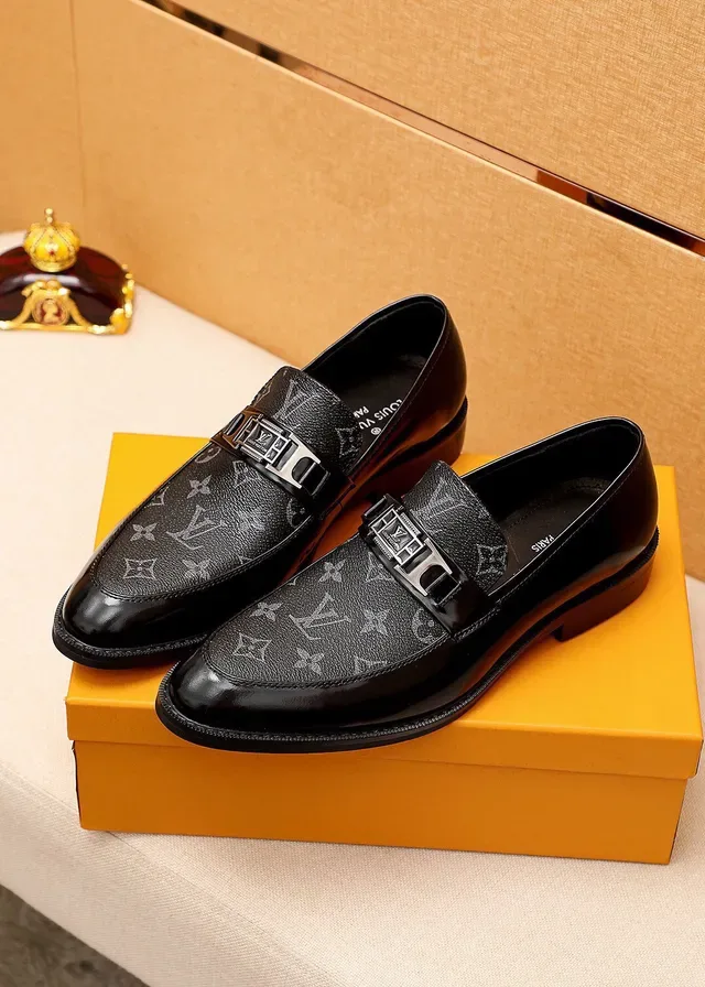 Louis Vuitton Mocassin Noir Argent Monogramme Cuir Bout Poli 2