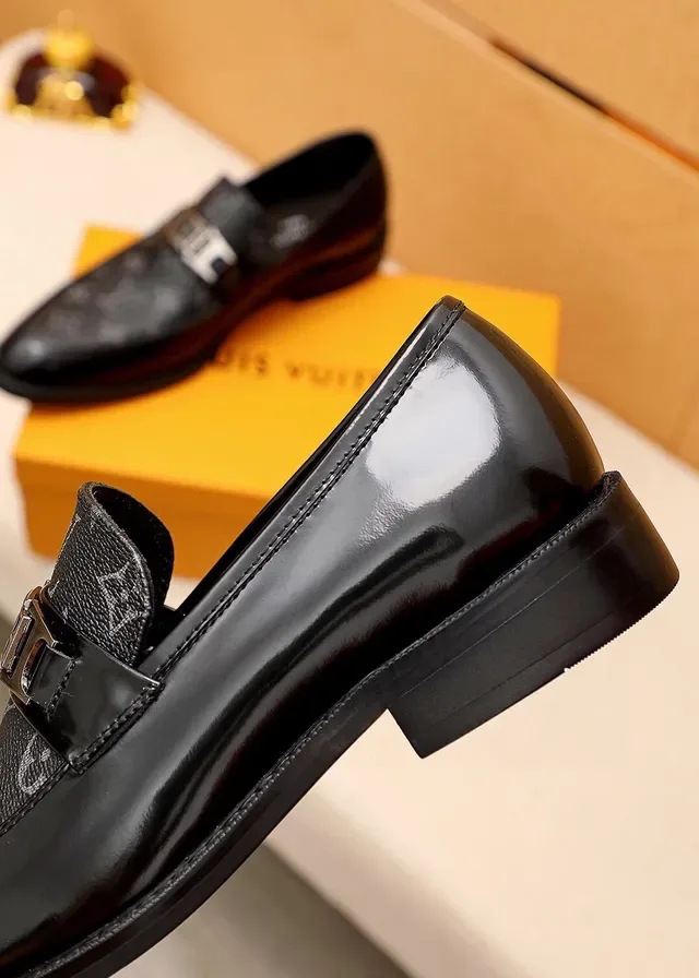 Louis Vuitton Mocassin Noir Argent Monogramme Cuir Bout Poli 6