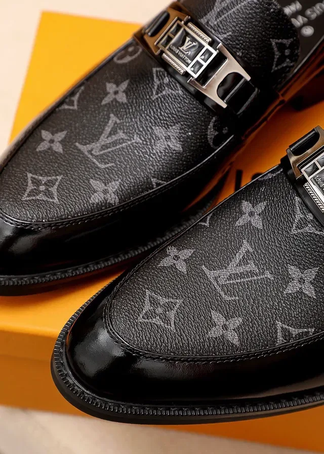 Louis Vuitton Mocassin Noir Argent Monogramme Cuir Bout Poli 7