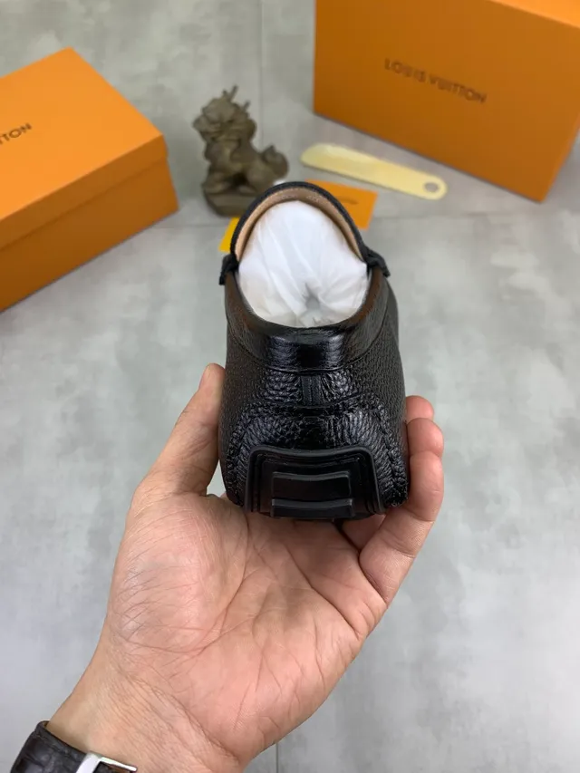 Louis Vuitton 乐福鞋 黑色银色 压纹皮革 金属 LV Monogram Buckle 乐福鞋 3