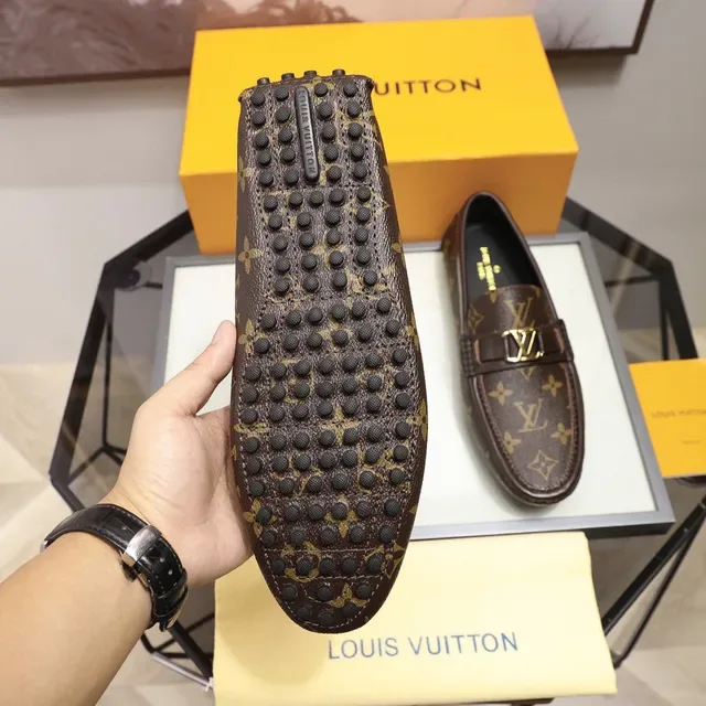 Louis Vuitton Mocassin Marron Doré Toile Monogramme LV Boucle Mocassin 4