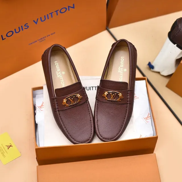 Louis Vuitton Loafer Marrón Dorado Cuero Granulado LV Medallion Loafer 8