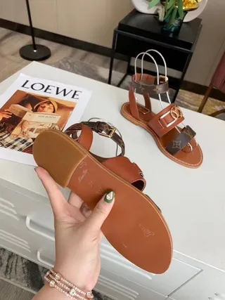 Louis Vuitton LV Archlight Monogram Tan sandálias gladiador 5