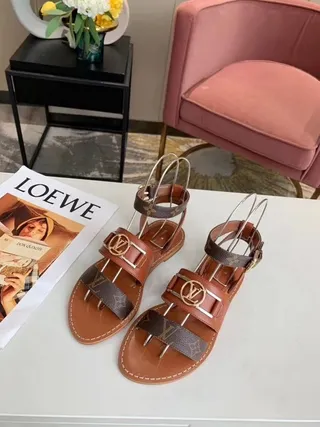 Louis Vuitton LV Archlight Monogram Tan sandálias gladiador 6