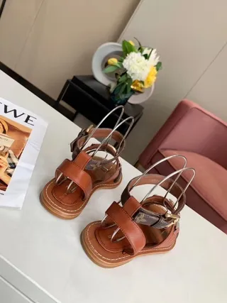 Louis Vuitton LV Archlight Monogram Tan sandálias gladiador 7
