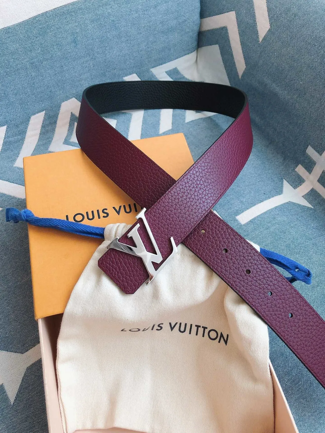 Louis Vuitton LV Cinturón de Cuero Granulado Burdeos 3