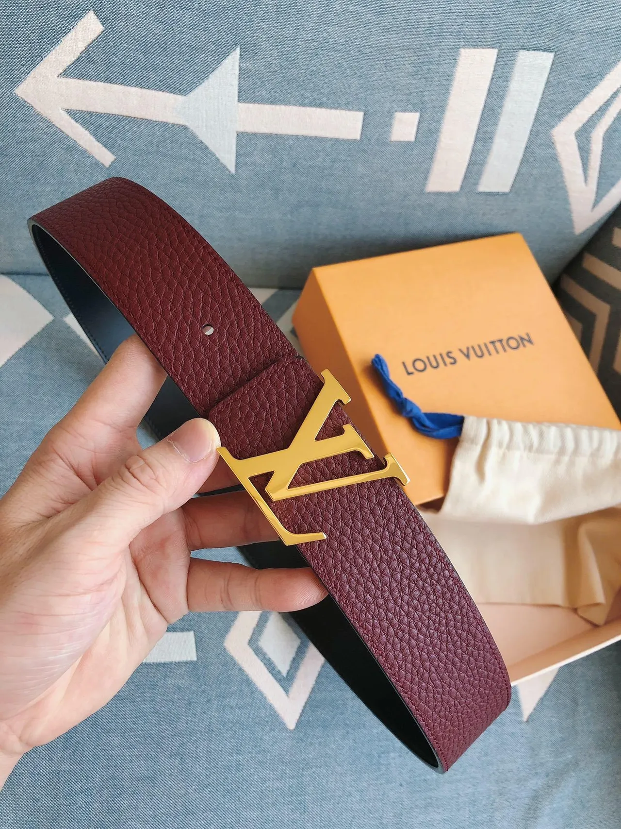 Louis Vuitton LV Belt Bordeaux Cuir granité Boucle dorée Ceinture en cuir 5