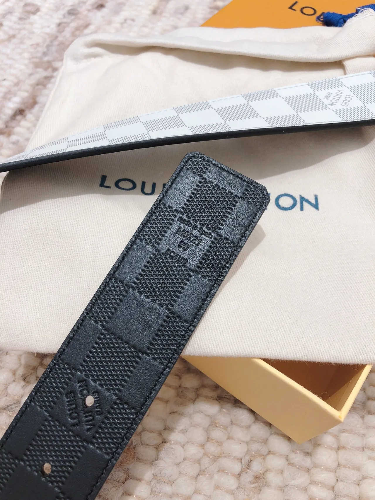 Louis Vuitton LV Ceinture Blanc et Gris Damier Cuir 3