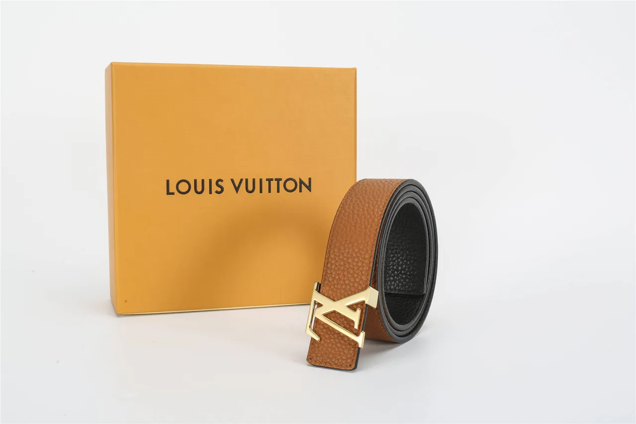 Louis Vuitton LV Initiales حزام جلد بني بحبيبات 3