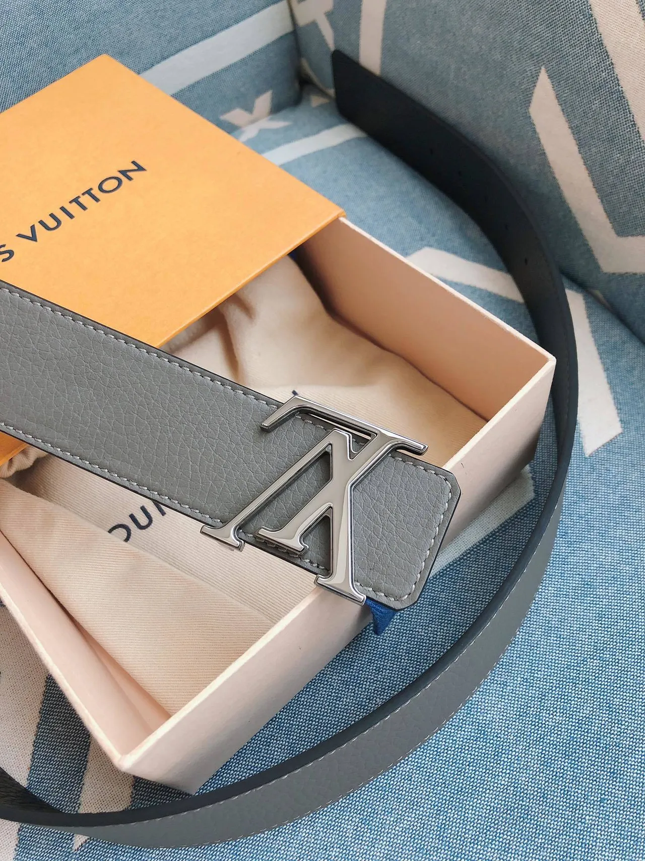 Louis Vuitton LV Initiales Gray Pebbled Leather Belt 5