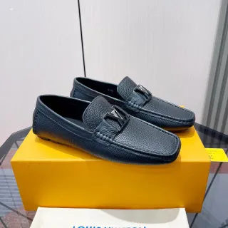 Louis Vuitton LV লোফার নেভি পেবল্ড লেদার মেটাল বাকল লোফার