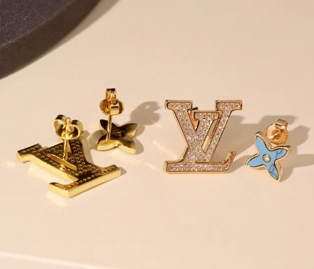 Louis Vuitton LV মোনোগ্রাম এবং ফুল স্টাড ইয়ারিংস 3