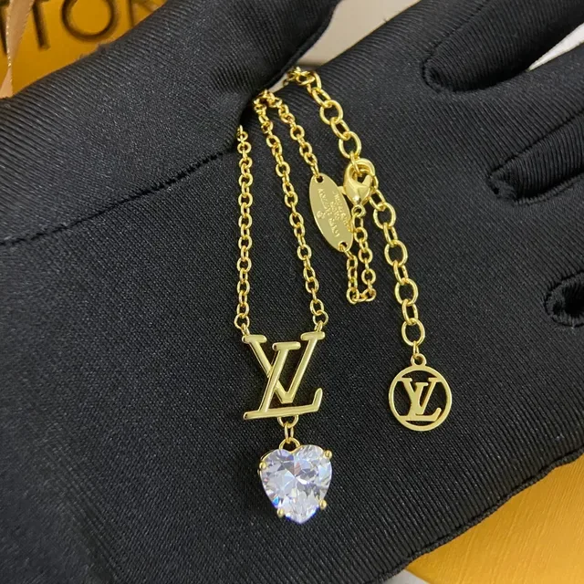 Louis Vuitton LV Monogram Heart Pendant Necklace 3