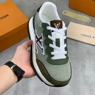 Louis Vuitton LV Trainer Tênis Verde Exército Branco Malha E Camurça Overlay Oversized Monograma Lifestyle