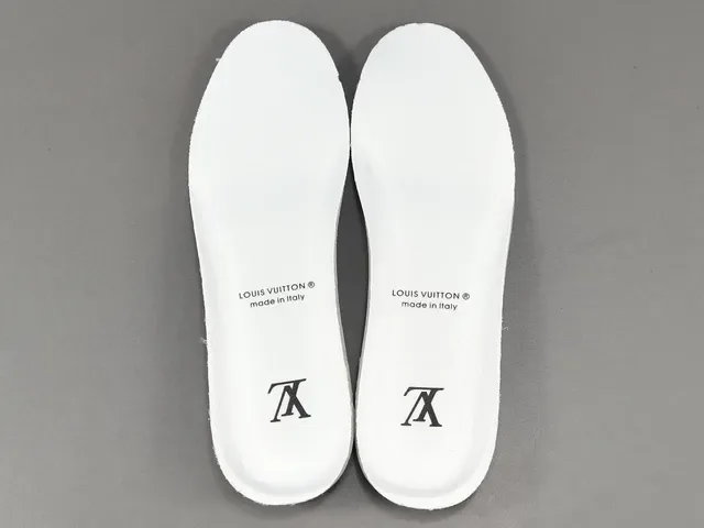 Louis Vuitton LV Trainer Beige Blanco Monogram Canvas Upper Suela Gruesa Multicapa Lifestyle Sneakers 3