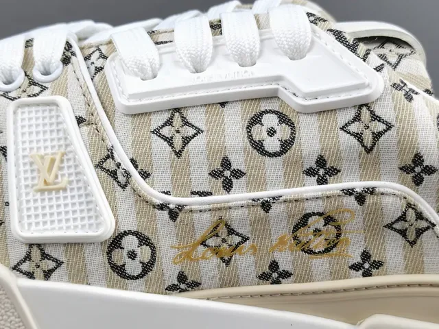 Louis Vuitton LV Trainer Beige Blanco Monogram Canvas Upper Suela Gruesa Multicapa Lifestyle Sneakers 8