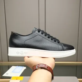 Louis Vuitton LV Trainer Negro Blanco Cuero Pebbled Superior Embossed Monogram Suela Lifestyle Sneakers