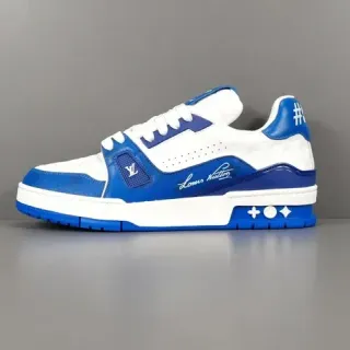 Louis Vuitton LV Trainer Zapatillas lifestyle azul blanco con superior de cuero multicapa y malla suela esculpida