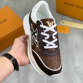 Louis Vuitton LV Marrom Branco Monogram Canvas Oversized Logo Lifestyle Sneakers