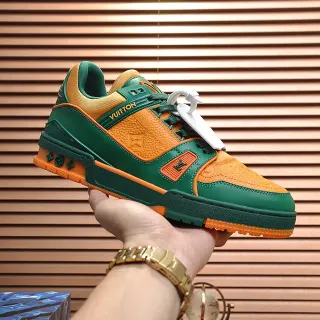 Louis Vuitton LV Trainer Tênis Verde Laranja Grossos com Sola de Camadas Monograma Couro Estilo de Vida