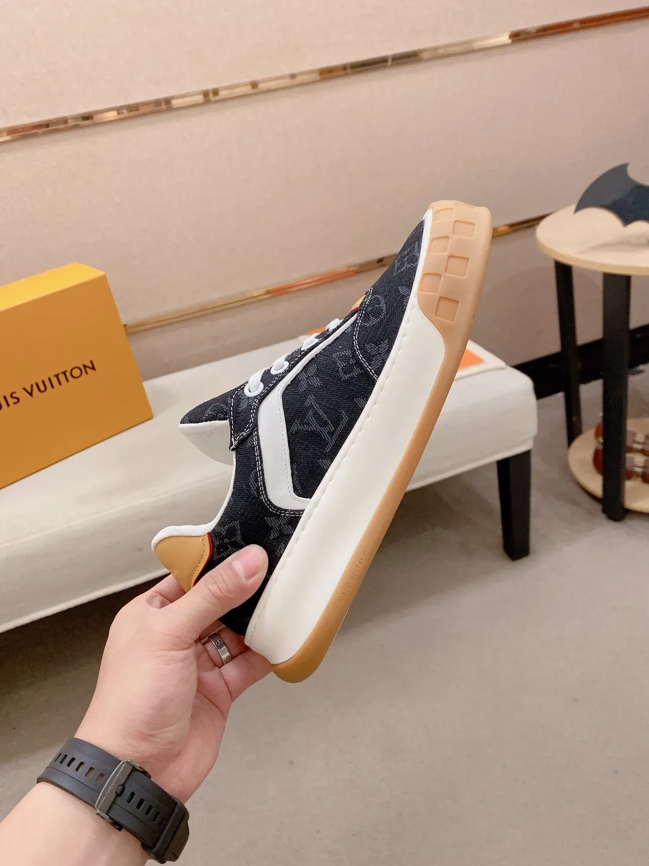 Louis Vuitton LV Trainer Navy Beige Monogrammed Denim Upper White Side Stripe Zapatillas Lifestyle 5